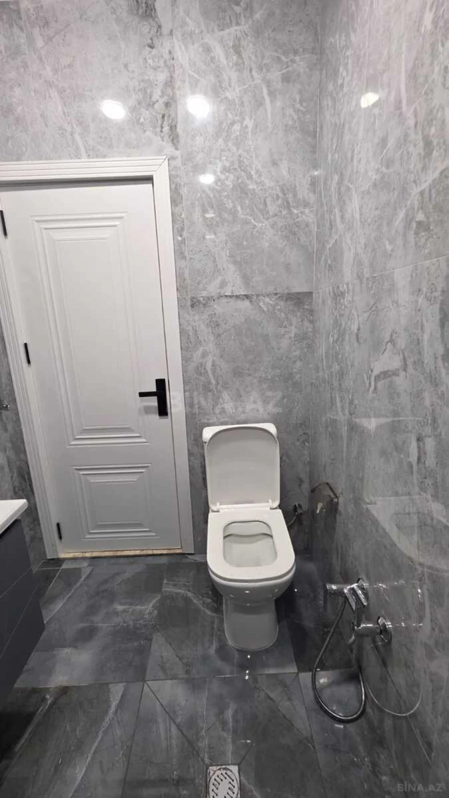 Satılır 2 otaqlı mənzil 58 m²