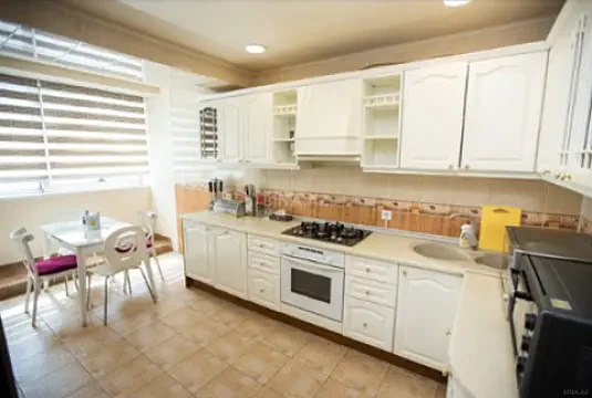 Kirayə verilir 3 otaqlı mənzil 110 m²