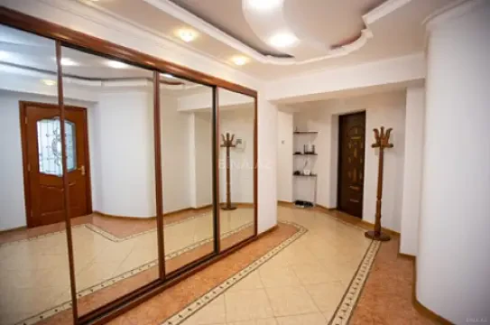 Kirayə verilir 3 otaqlı mənzil 110 m²