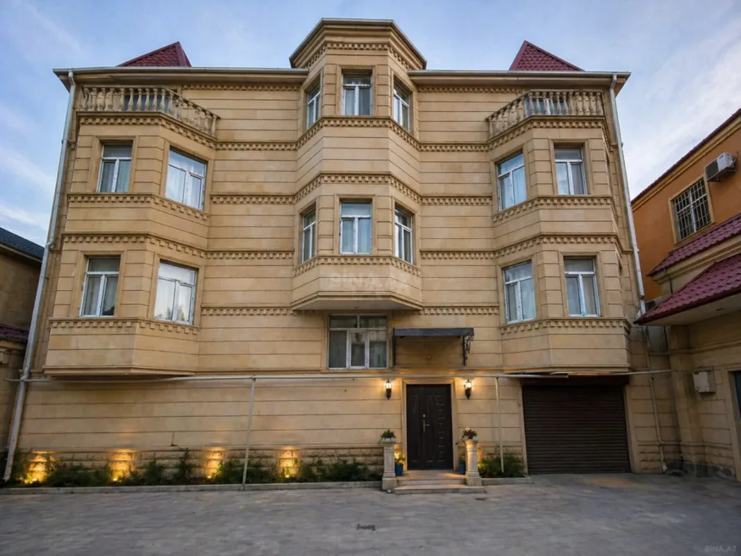 Satılır 20 otaqlı həyət evi 1000 m²