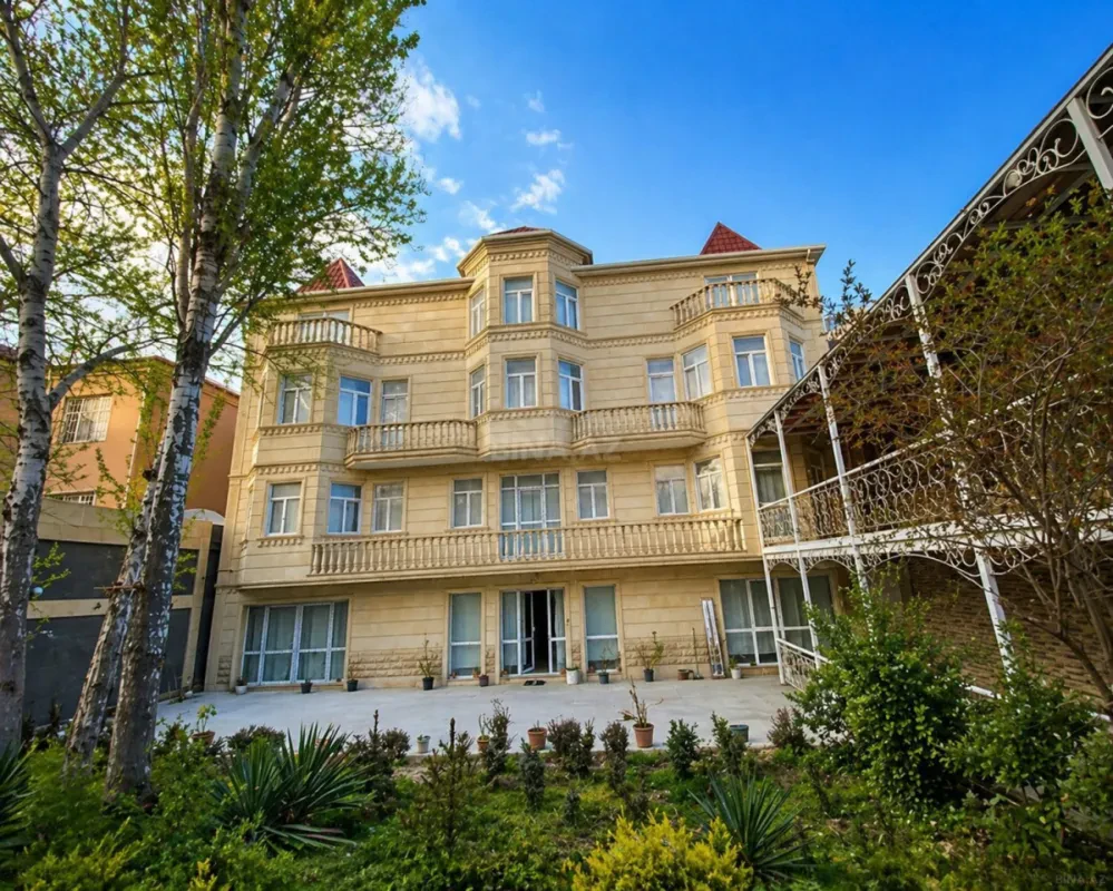 Satılır 20 otaqlı həyət evi 1000 m²