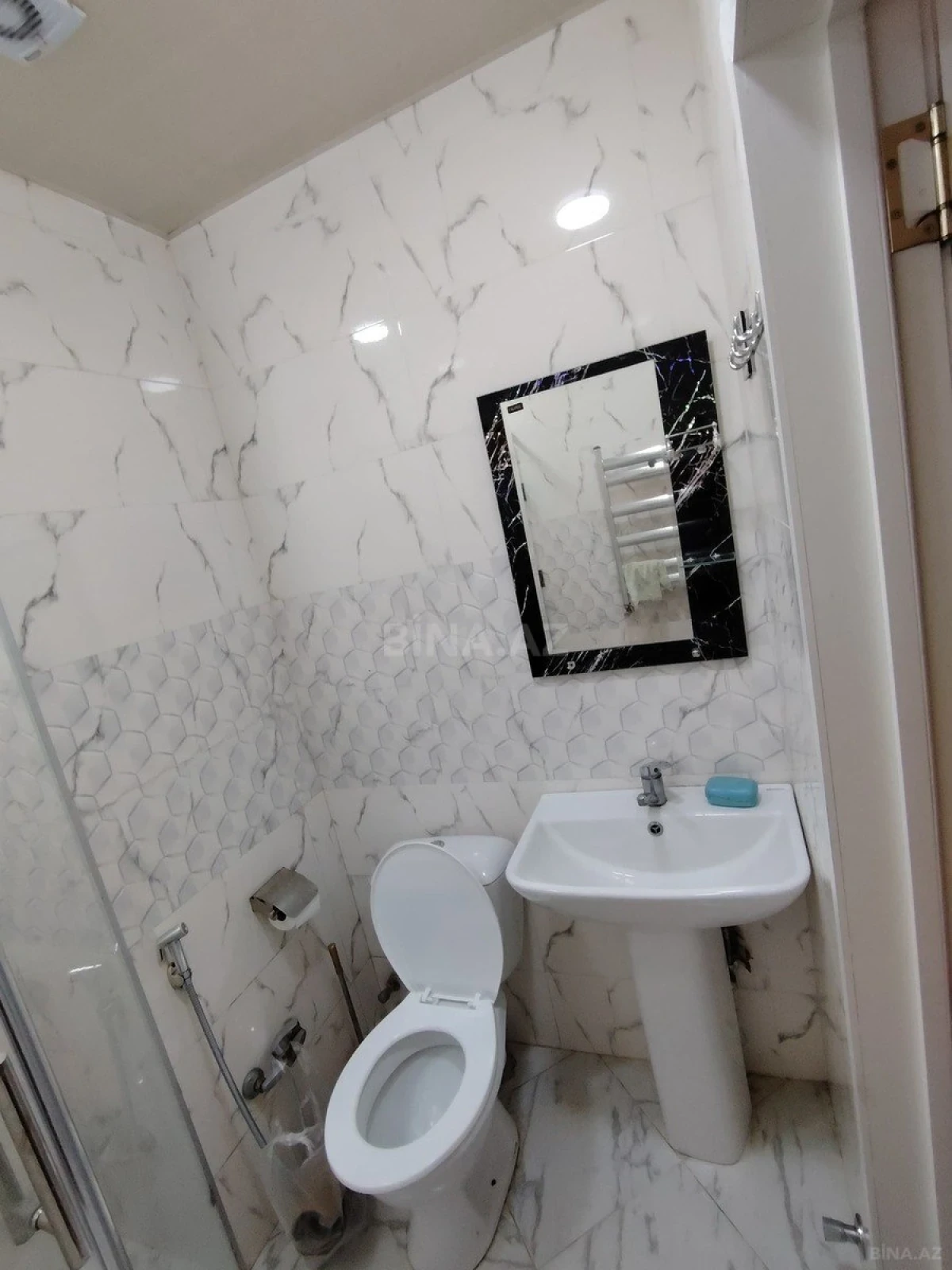 Kirayə verilir 2 otaqlı mənzil 50 m²