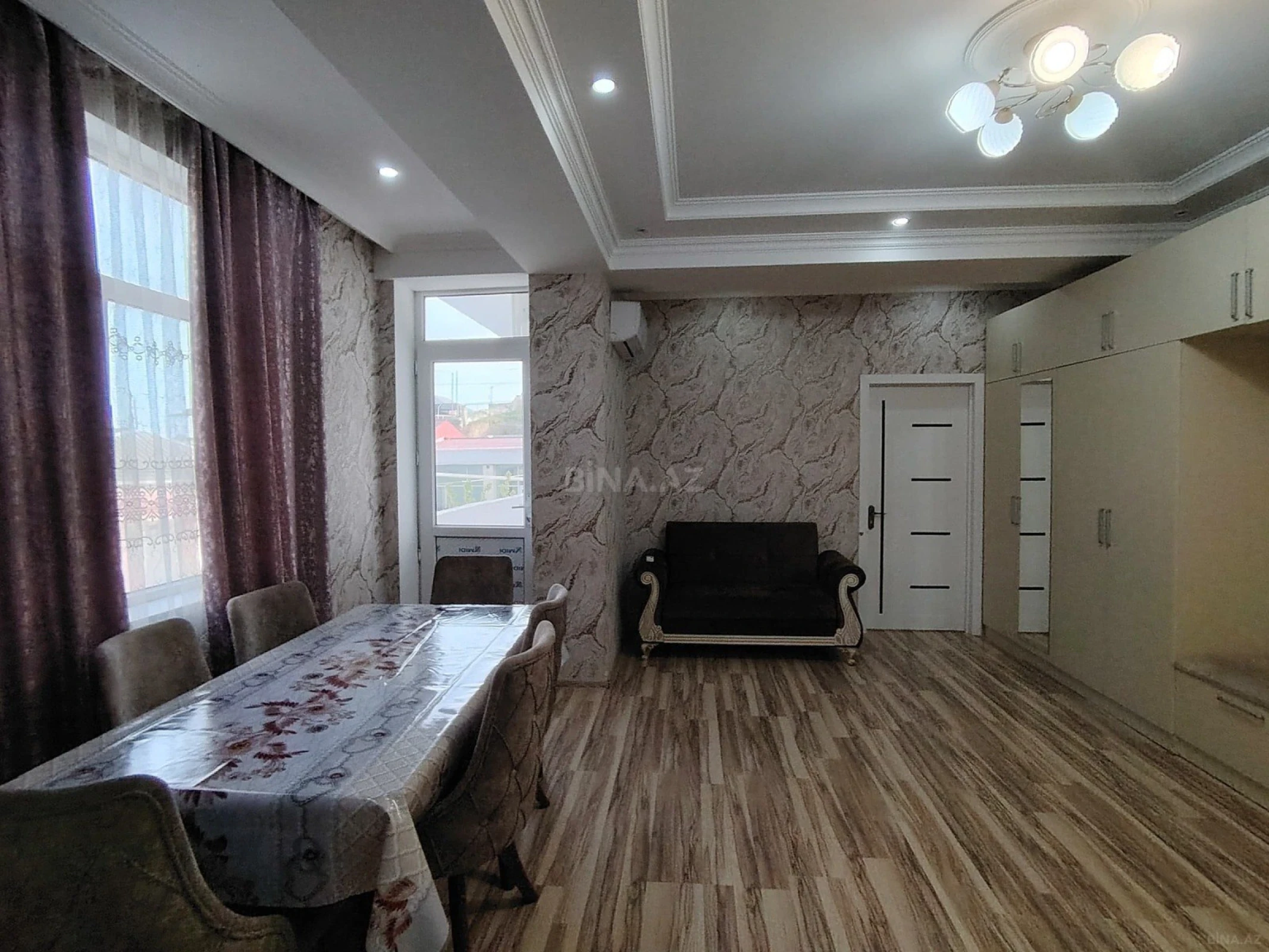 Kirayə verilir 2 otaqlı mənzil 50 m²