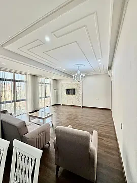 Satılır 3 otaqlı mənzil 130 m² — Bakı 3 otaq 130.00 m²
