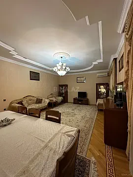 Kirayə verilir 8 otaqlı həyət evi 305 m²
