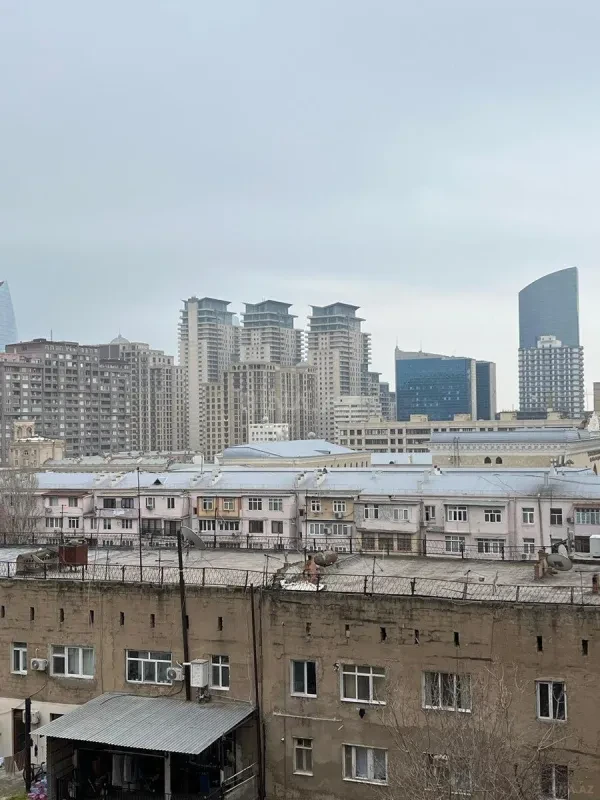 Satılır 3 otaqlı mənzil 108 m²