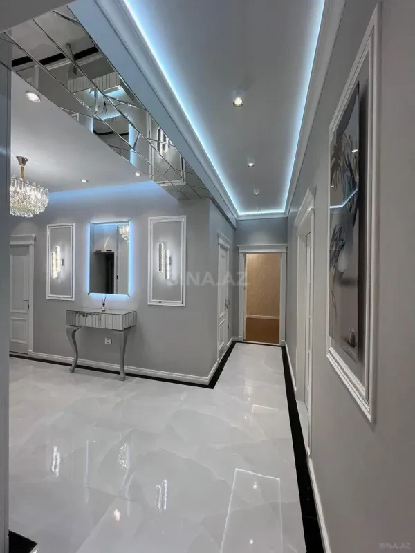 Satılır 3 otaqlı mənzil 108 m²
