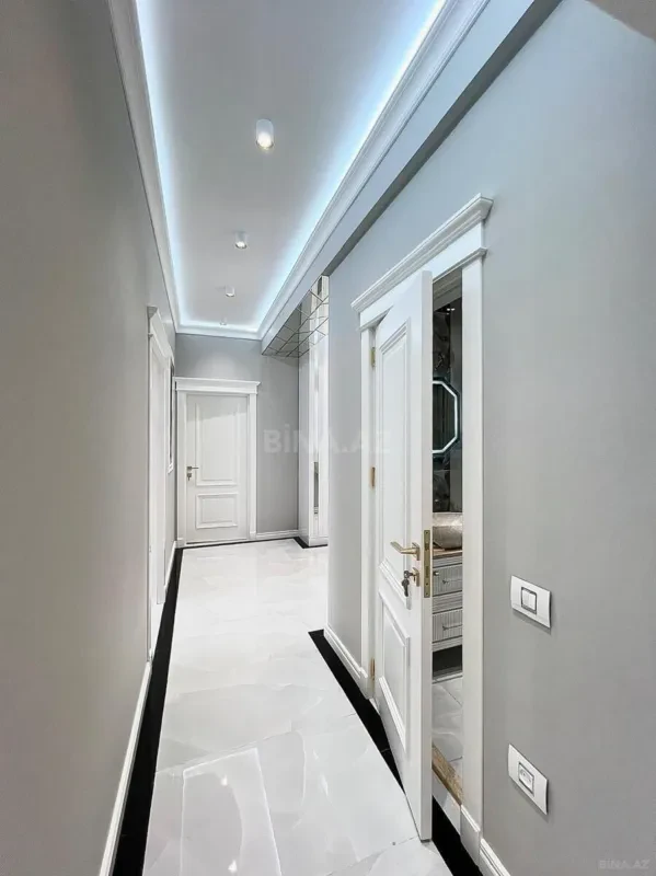 Satılır 3 otaqlı mənzil 108 m²