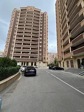 Satılır 3 otaqlı mənzil 108 m²
