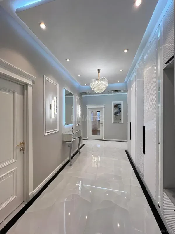 Satılır 3 otaqlı mənzil 108 m²