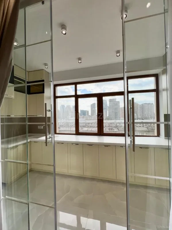 Satılır 3 otaqlı mənzil 108 m²