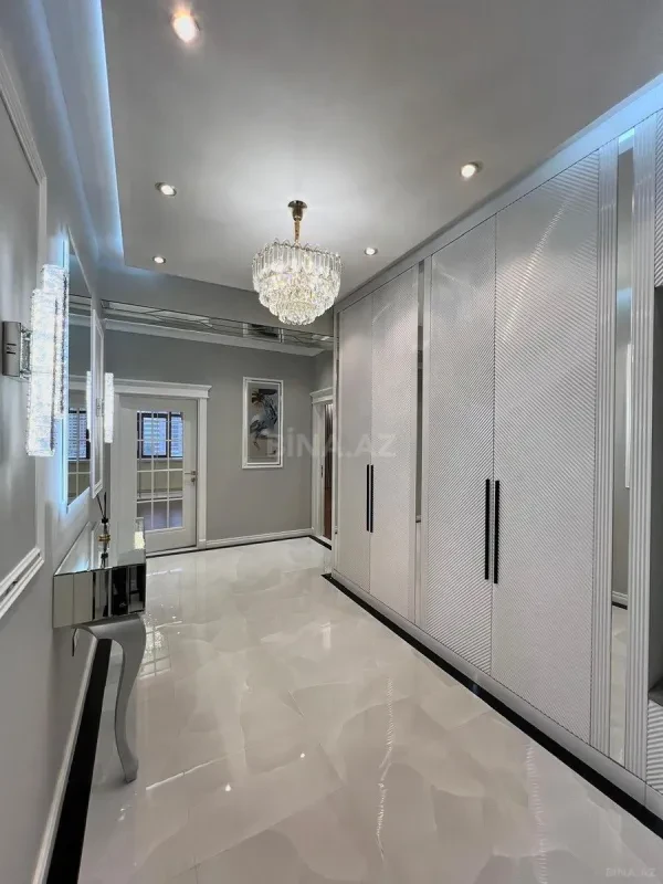 Satılır 3 otaqlı mənzil 108 m²