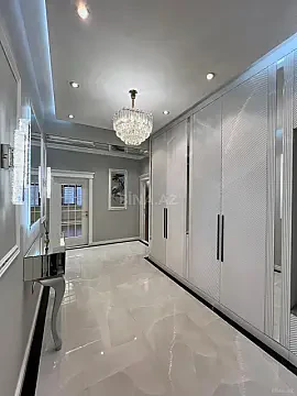 Satılır 3 otaqlı mənzil 108 m²