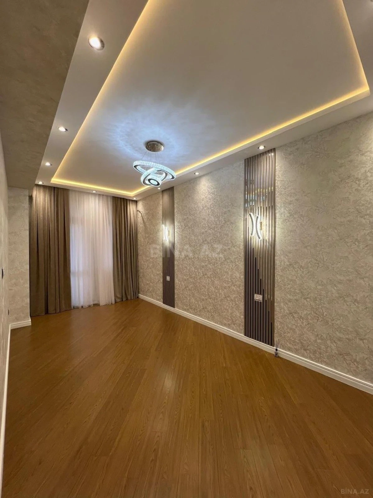 Satılır 3 otaqlı mənzil 108 m²
