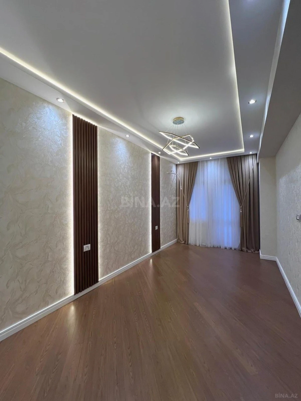 Satılır 3 otaqlı mənzil 108 m²