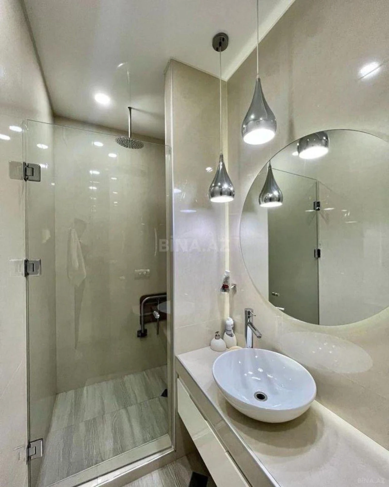 Satılır 4 otaqlı mənzil 200 m²
