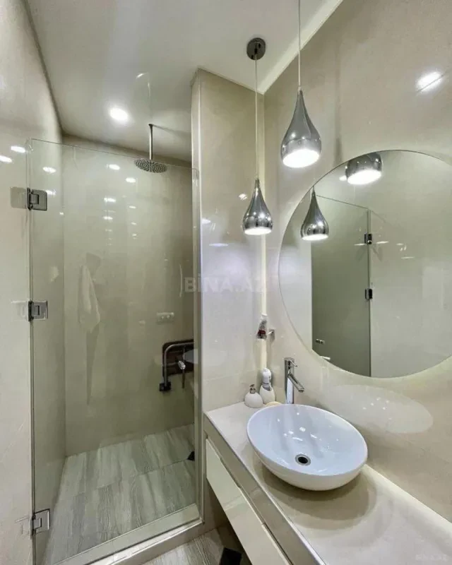 Satılır 4 otaqlı mənzil 200 m²