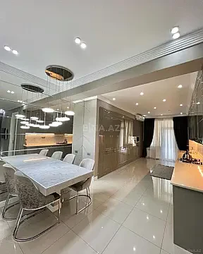 Satılır 4 otaqlı mənzil 200 m²