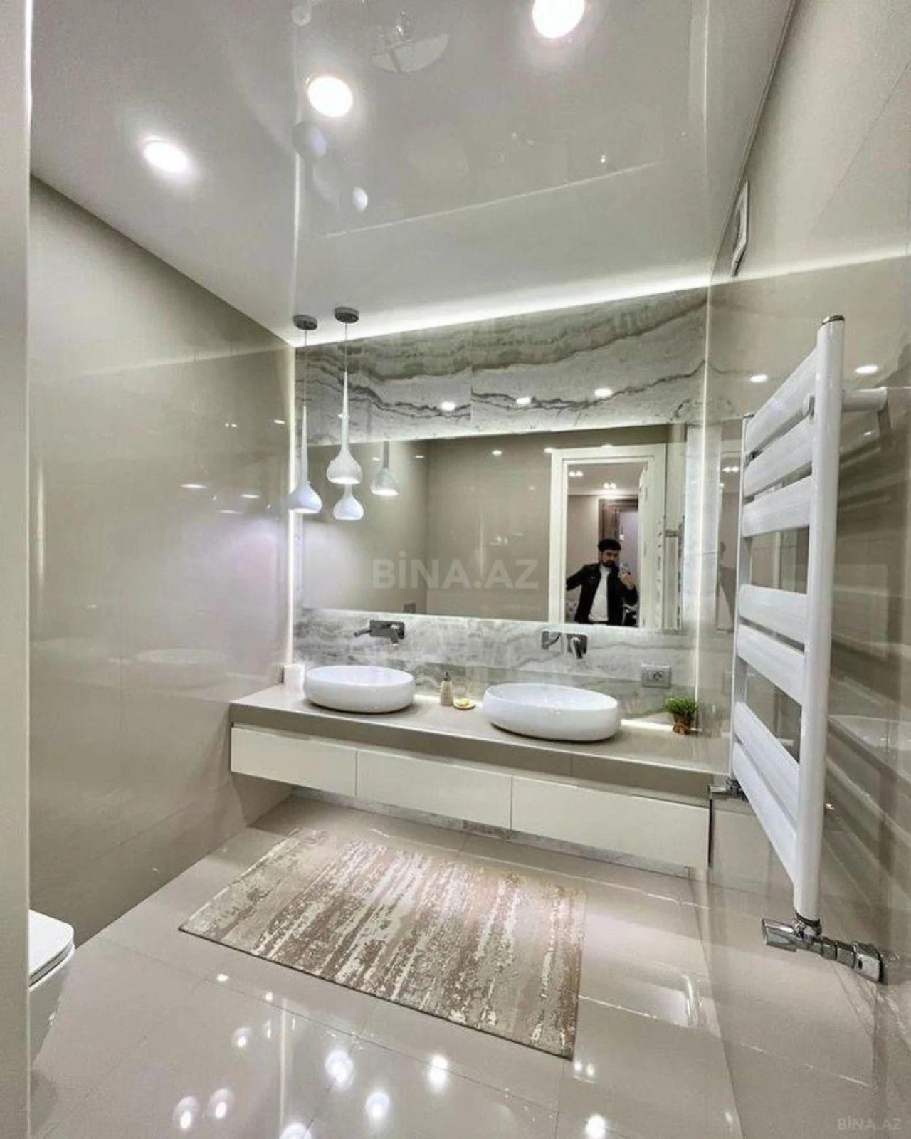 Satılır 4 otaqlı mənzil 200 m²