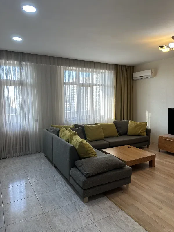 Kirayə verilir 3 otaqlı mənzil 110 m²