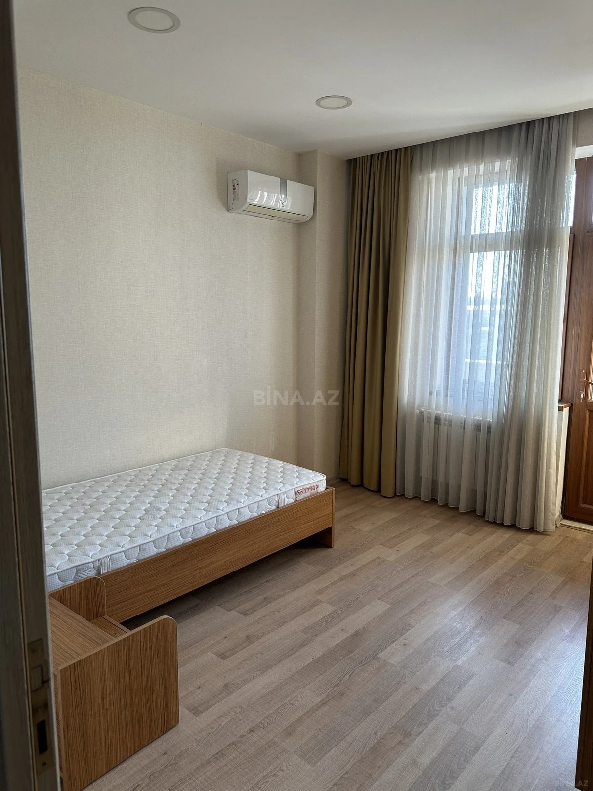 Kirayə verilir 3 otaqlı mənzil 110 m²