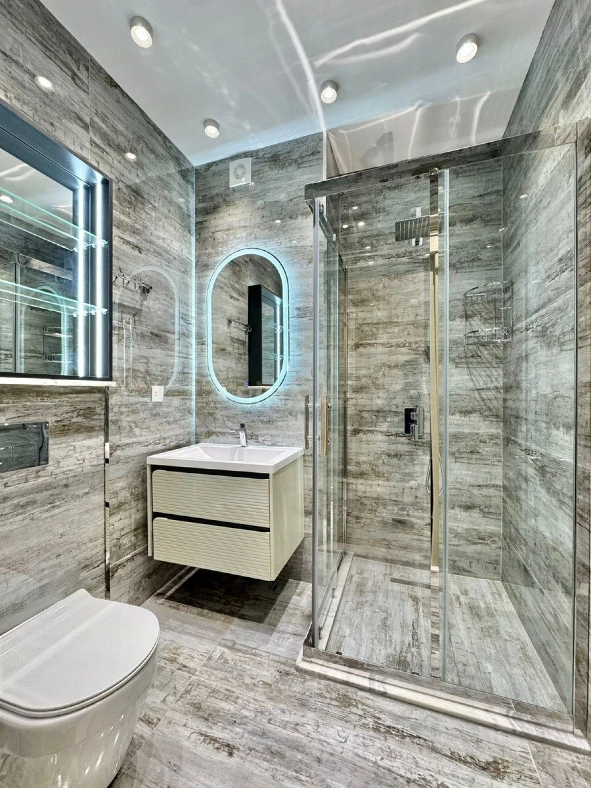 Satılır 5 otaqlı mənzil 220 m²
