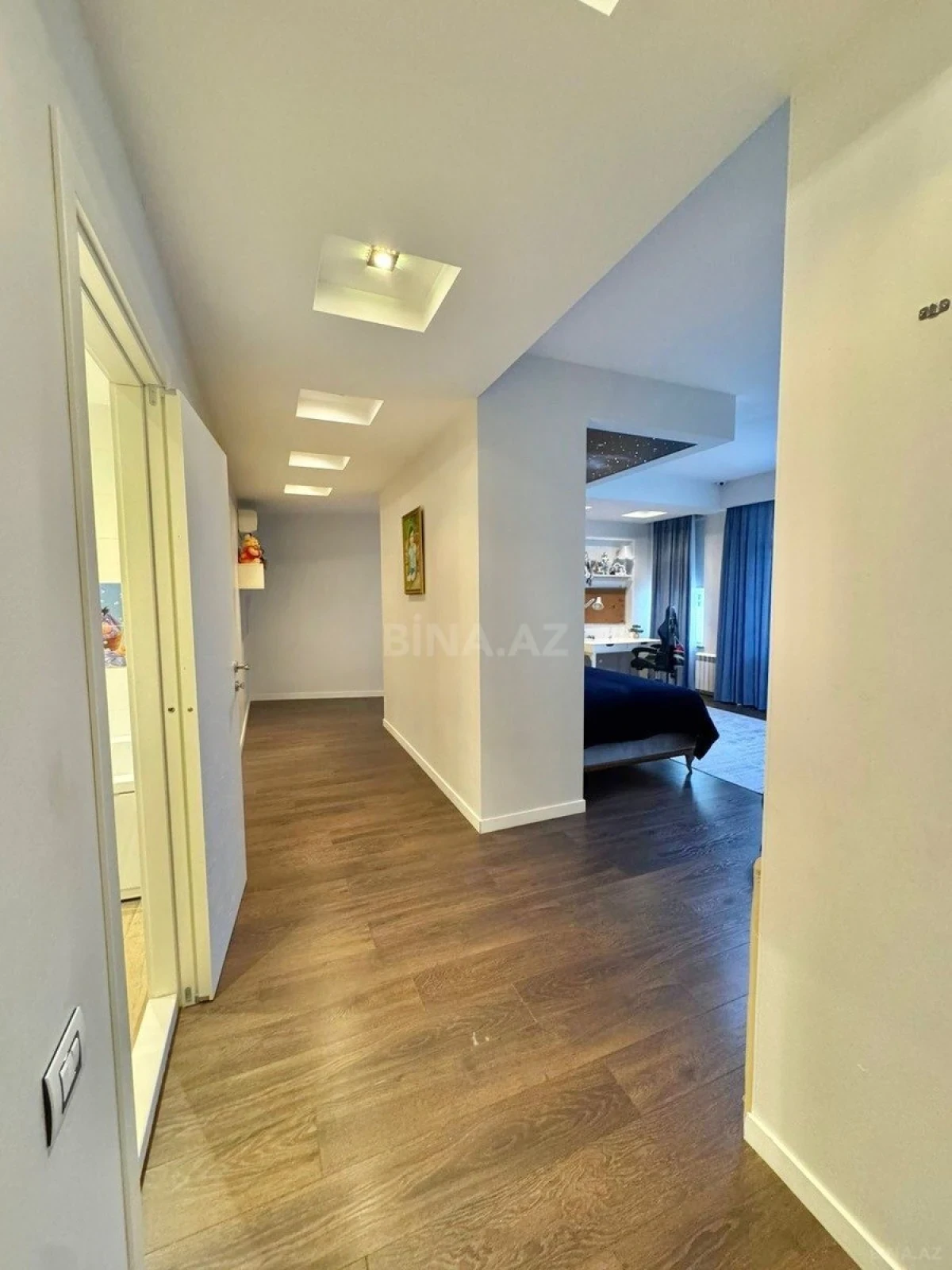 Satılır 7 otaqlı mənzil 657 m²