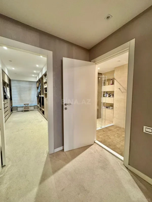 Satılır 7 otaqlı mənzil 657 m²