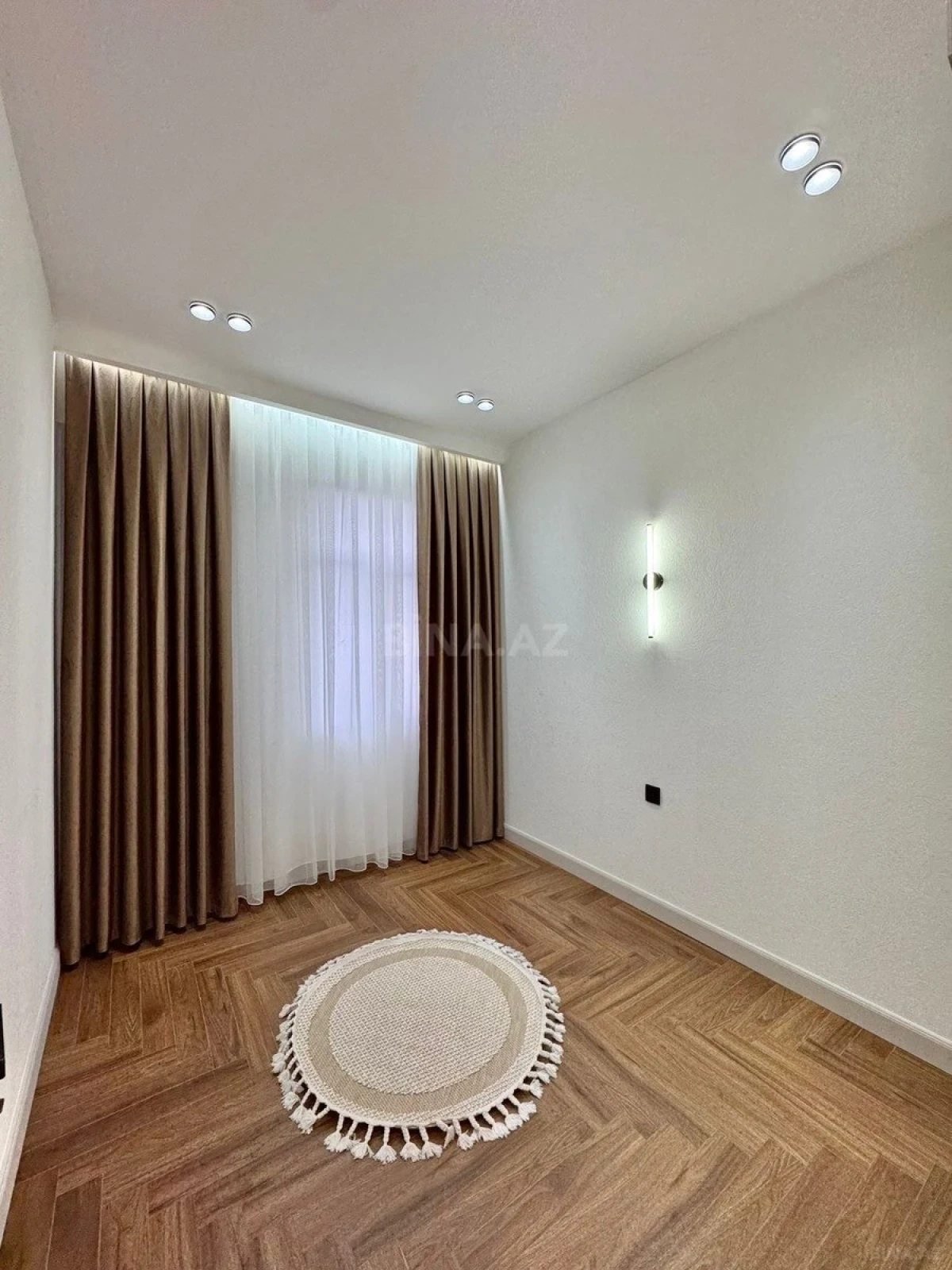 Satılır 3 otaqlı mənzil 93 m²