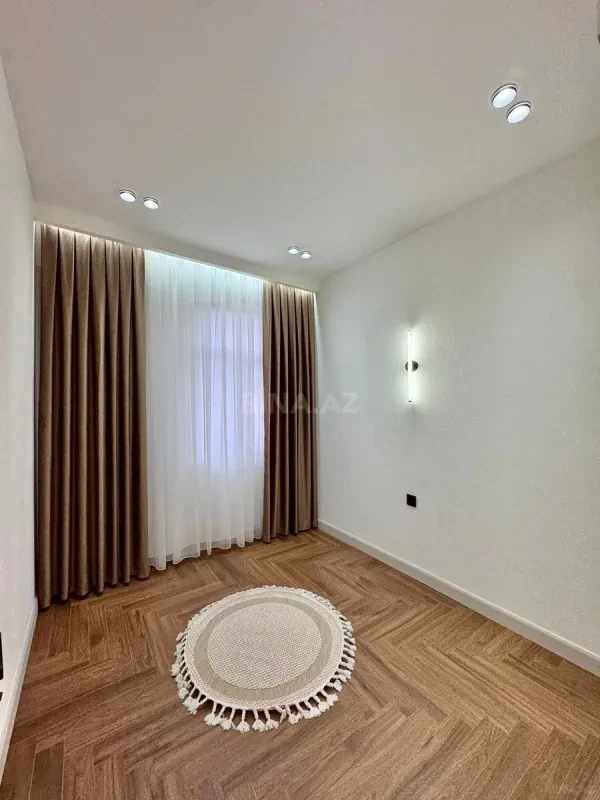 Satılır 3 otaqlı mənzil 93 m²