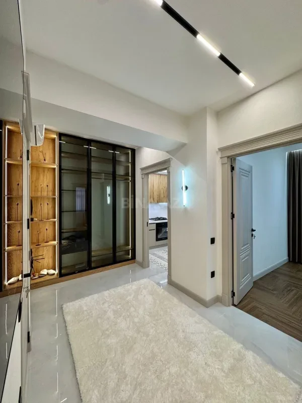 Satılır 3 otaqlı mənzil 93 m²