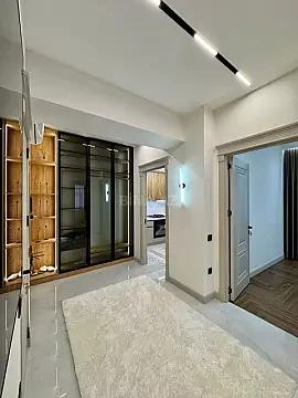 Satılır 3 otaqlı mənzil 93 m²