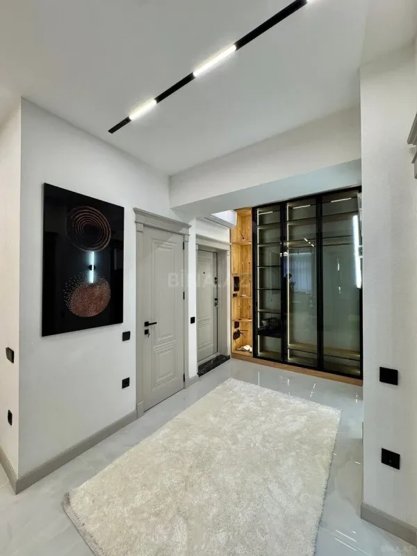 Satılır 3 otaqlı mənzil 93 m²