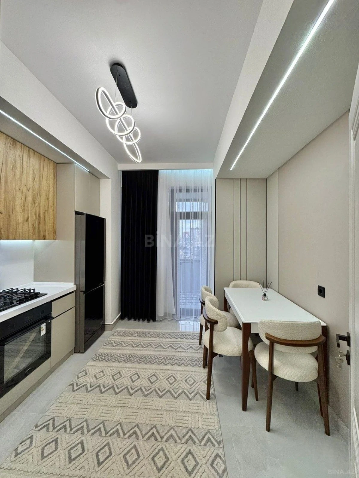 Satılır 3 otaqlı mənzil 93 m²