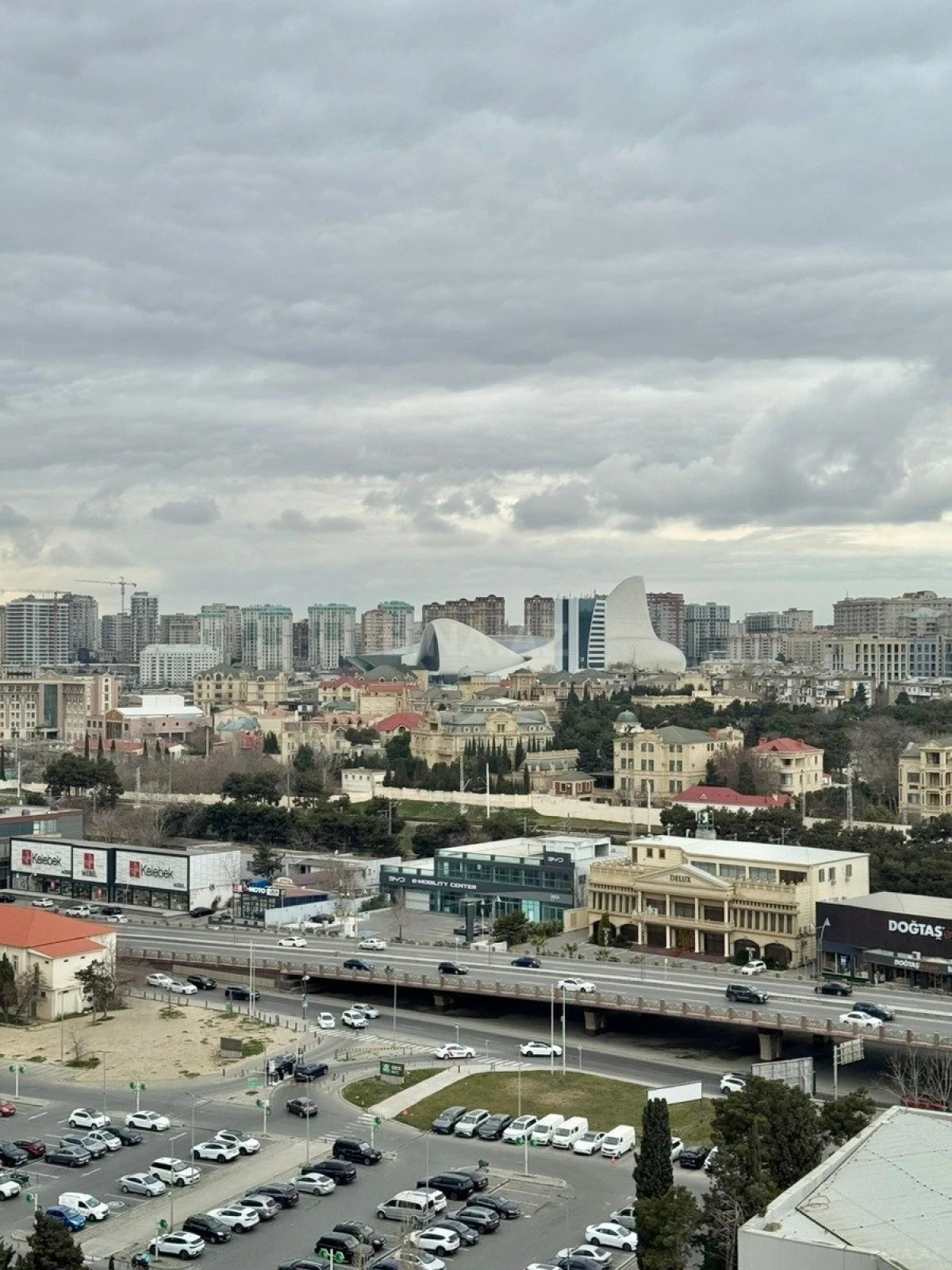 Satılır 3 otaqlı mənzil 93 m²