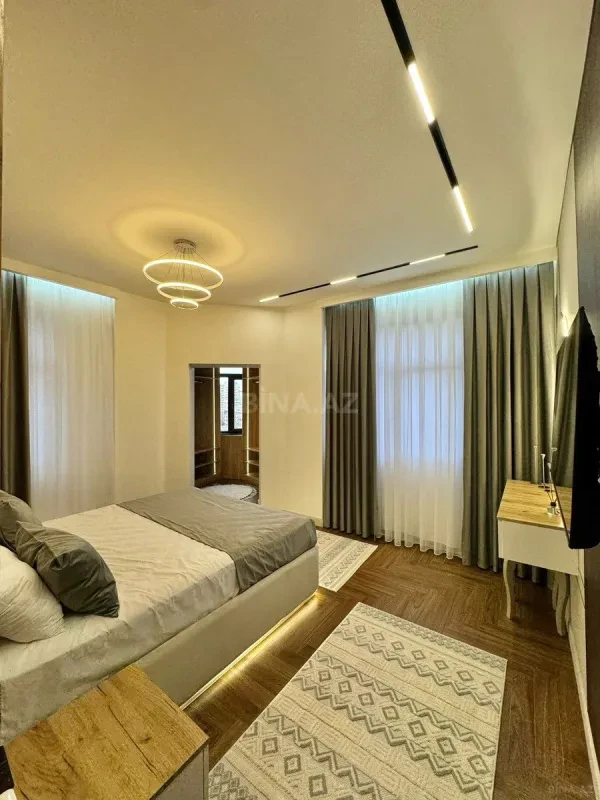 Satılır 3 otaqlı mənzil 93 m²