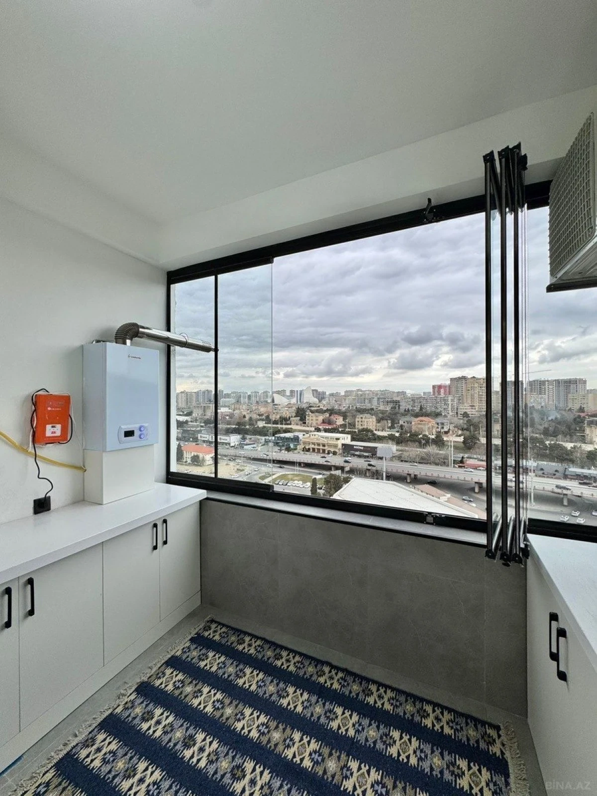 Satılır 3 otaqlı mənzil 93 m²