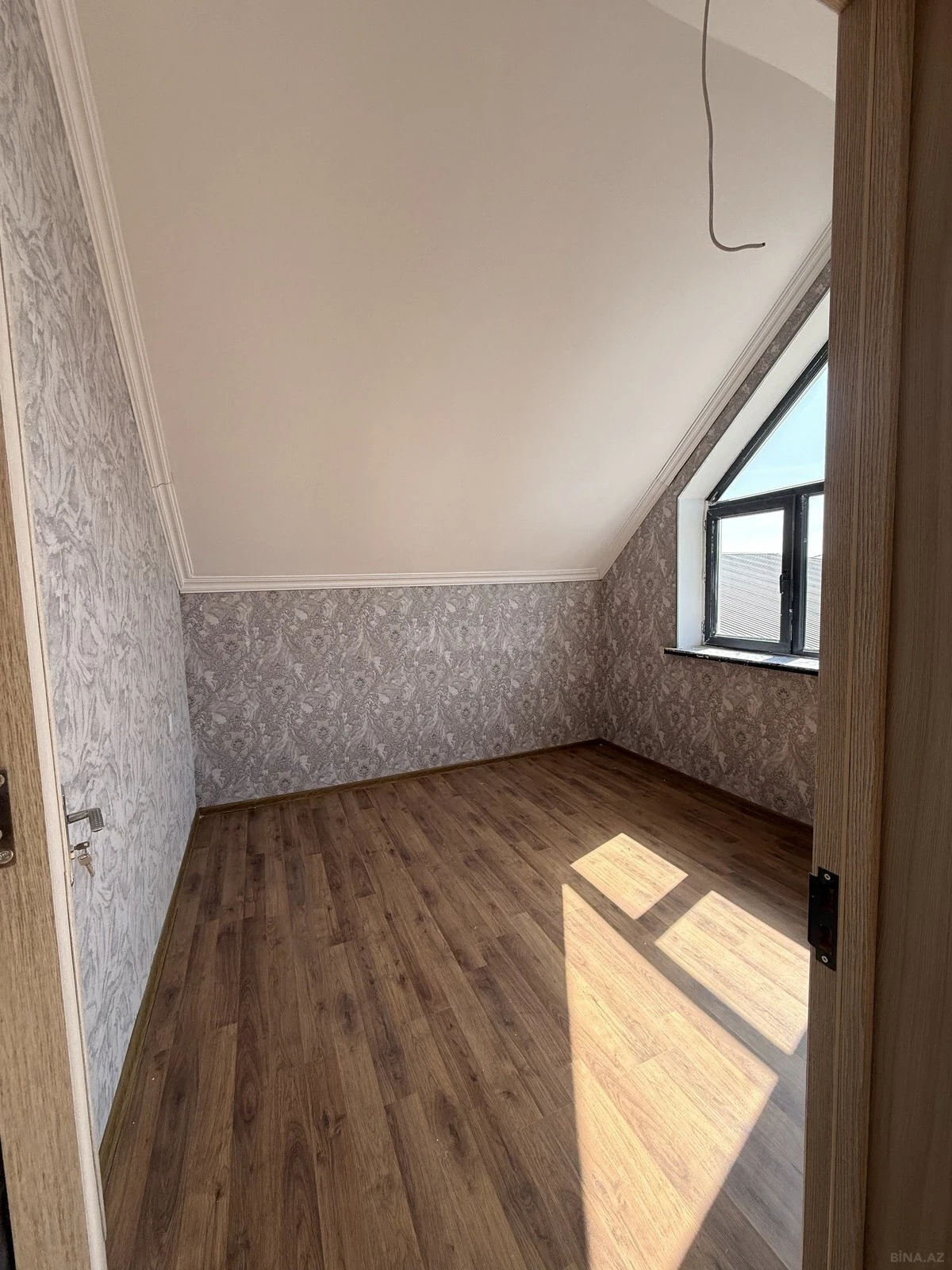 Satılır 4 otaqlı həyət evi 130 m²