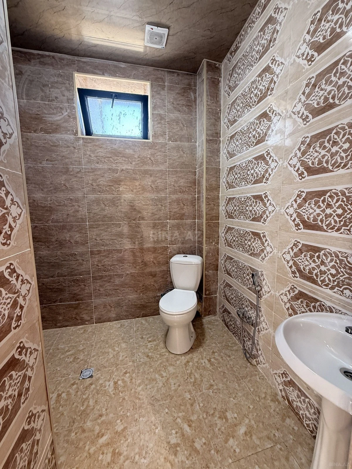 Satılır 4 otaqlı həyət evi 130 m²