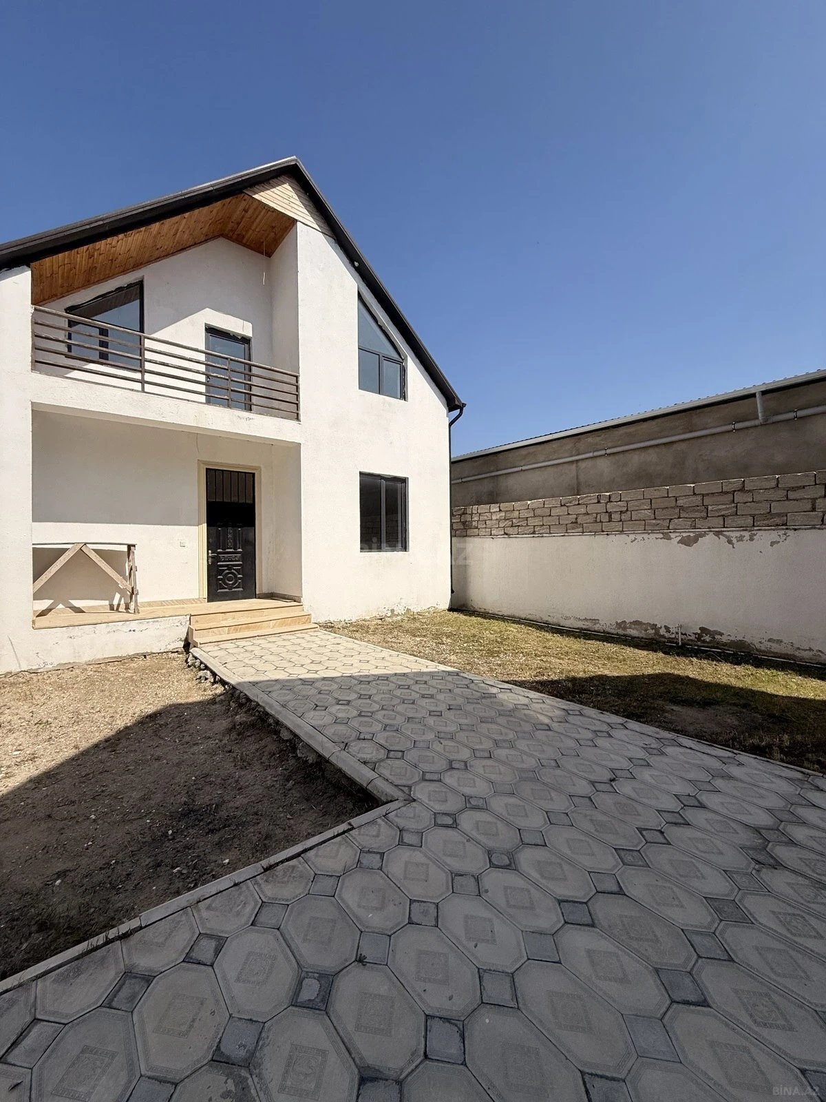 Satılır 4 otaqlı həyət evi 130 m²