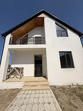 Satılır 4 otaqlı həyət evi 130 m²