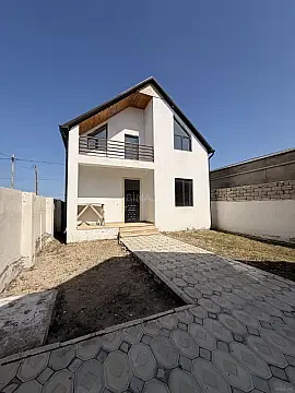 Satılır 4 otaqlı həyət evi 130 m²