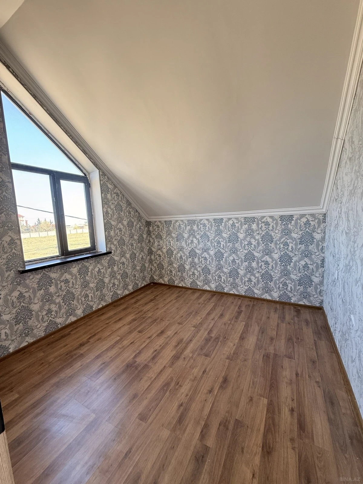 Satılır 4 otaqlı həyət evi 130 m²