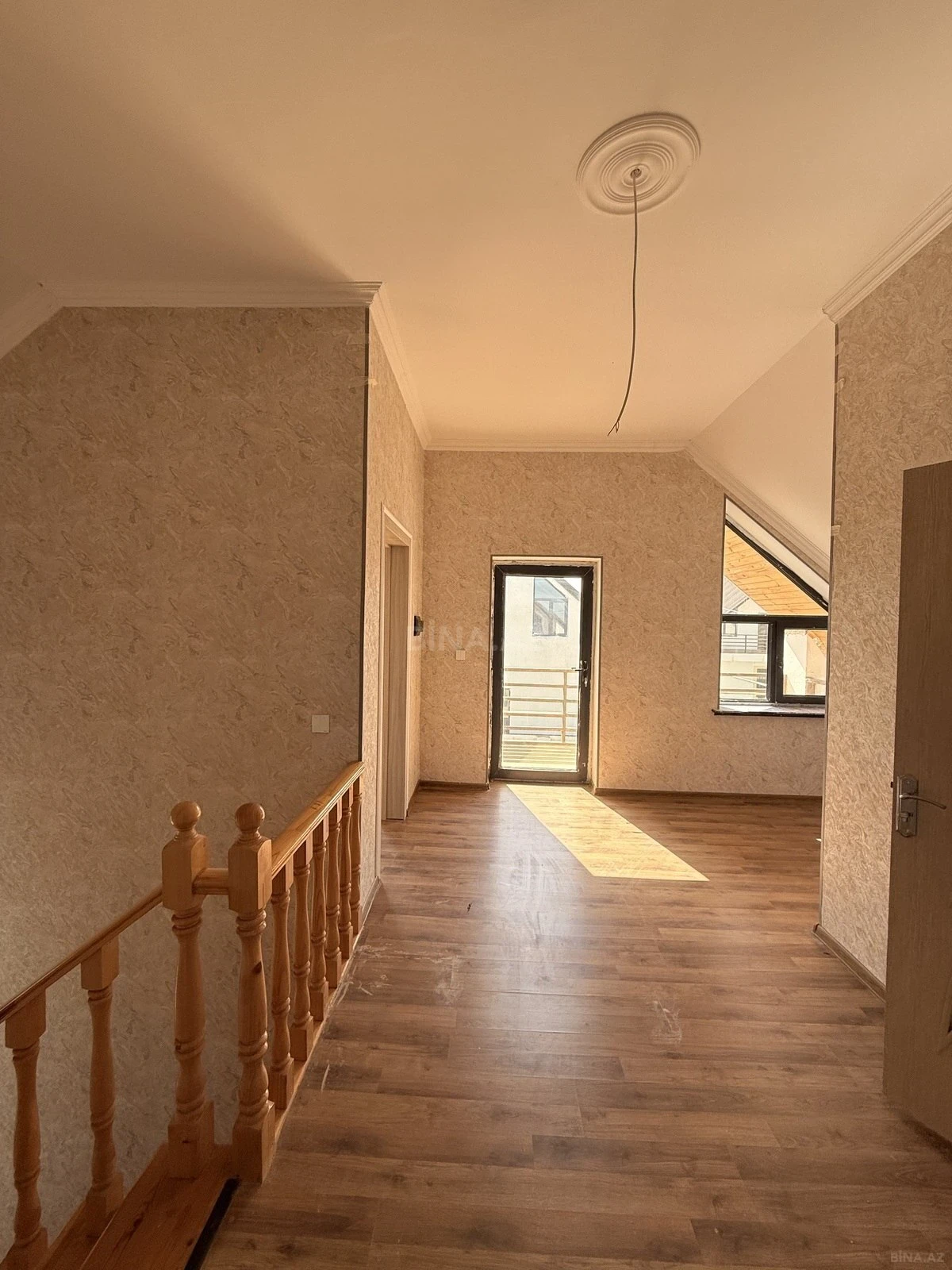 Satılır 4 otaqlı həyət evi 130 m²