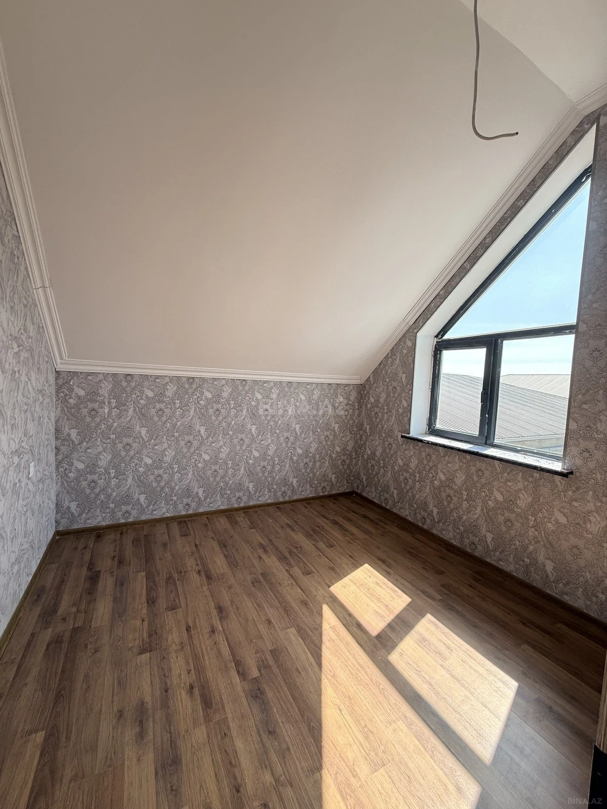 Satılır 4 otaqlı həyət evi 130 m²