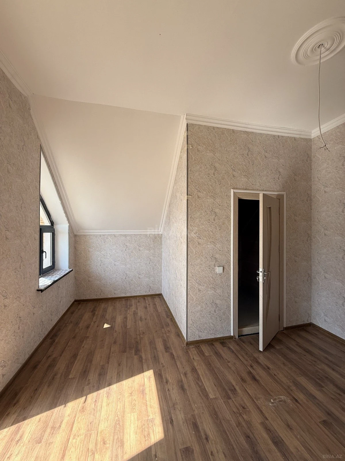 Satılır 4 otaqlı həyət evi 130 m²