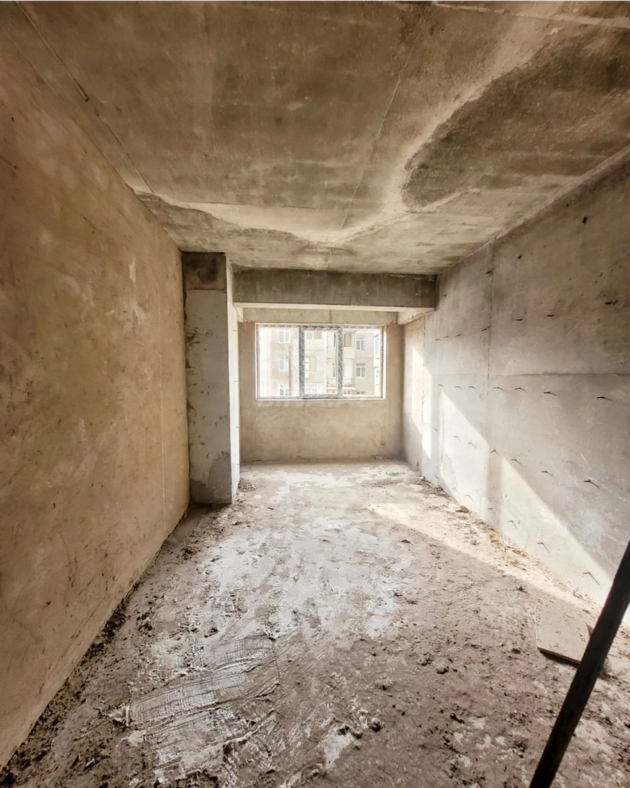 Satılır 2 otaqlı mənzil 120 m²