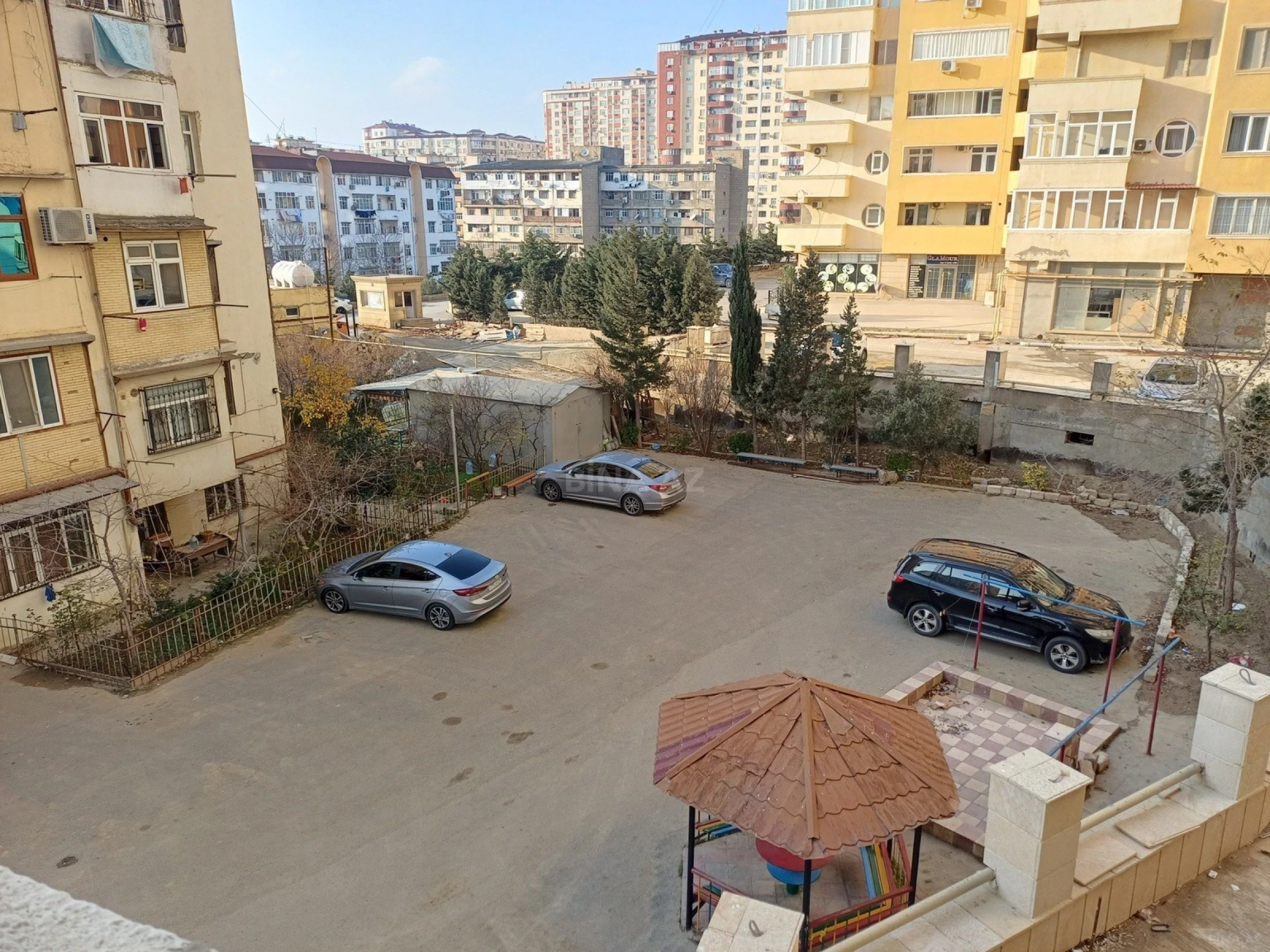 Satılır 2 otaqlı mənzil 120 m²