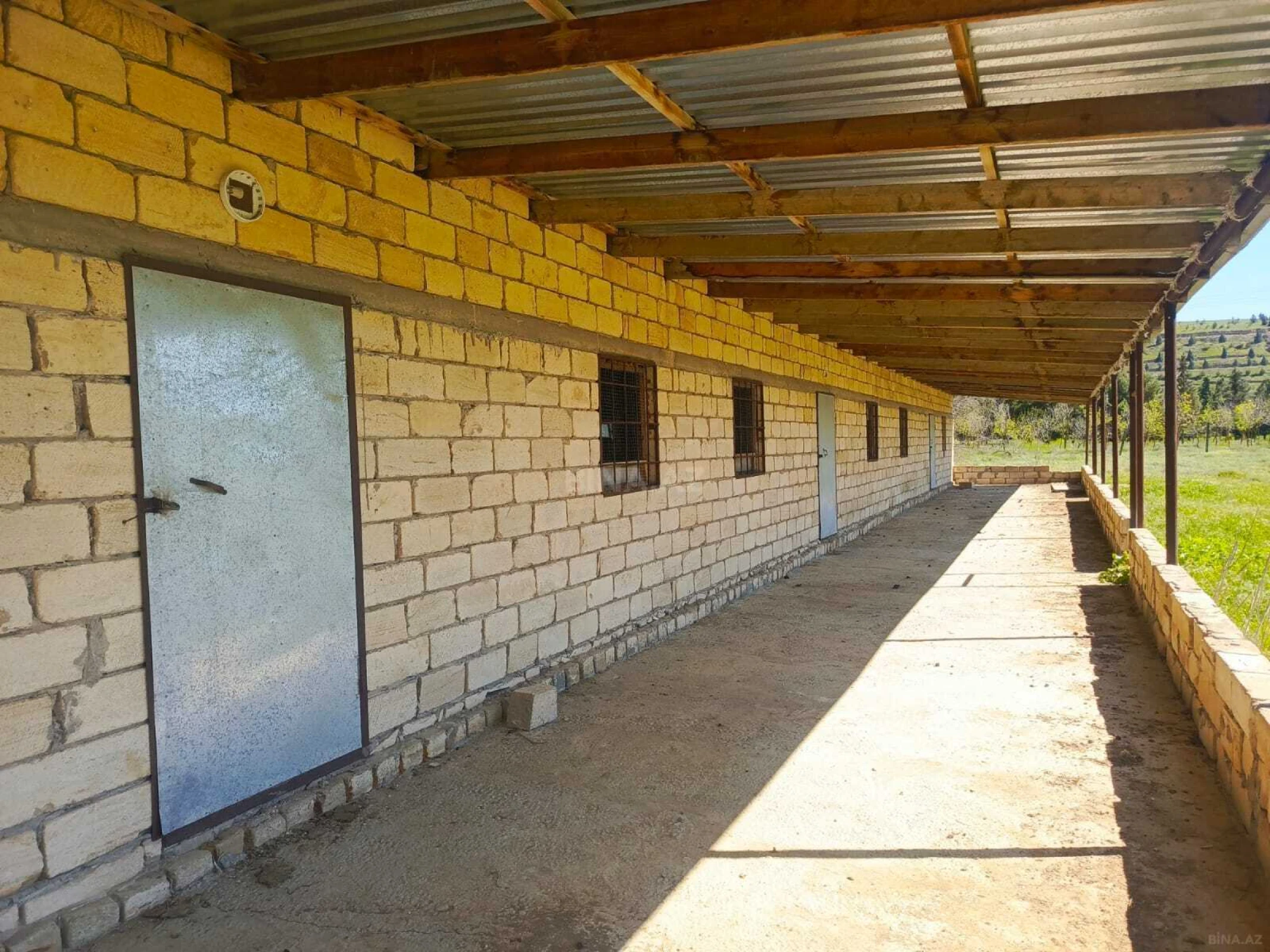 Satılır obyekt 1000 m²
