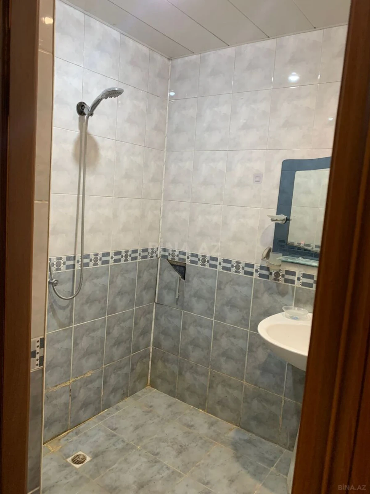 Kirayə verilir 2 otaqlı mənzil 75 m²
